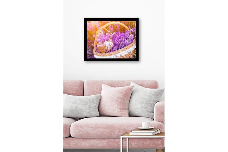 Inramad Canvastavla i trä - 41x56 cm - Korg fylld med lavendelblommor - Lila / Grön / Brun - Inredning - Tavlor & konst