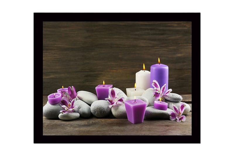 Inramad Canvastavla i trä - 41x56 cm - Lugnande arrangemang av ljus och stenar med blommor - Lila / Vit / Grå - Inredning - Tavlor & konst