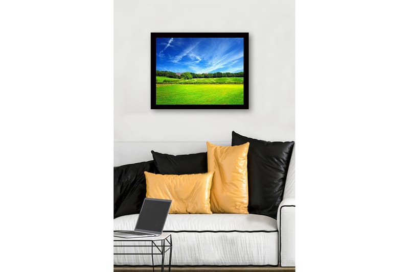 Inramad Canvastavla i trä - 41x56 cm - Lummig landskap med grönskande ängar och blå himmel - Grön / Blå - Inredning - Tavlor & konst