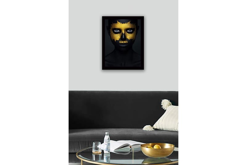 Inramad Canvastavla i trä - 41x56 cm - Mörk ansiktsmålning med guldiga detaljer som formar ett dödskallemotiv - Svart / Guld - Inredning - Tavlor & konst