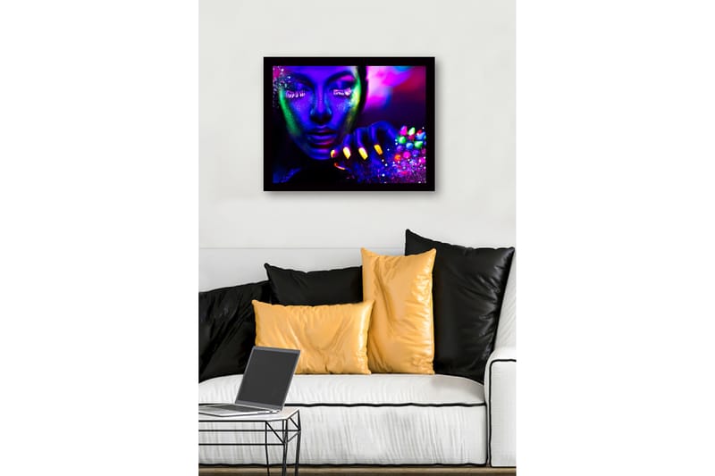 Inramad Canvastavla i trä - 41x56 cm - Neonfärgad porträtt av en kvinna med glittrande detaljer - Lila / Grön / Gul - Inredning - Tavlor & konst