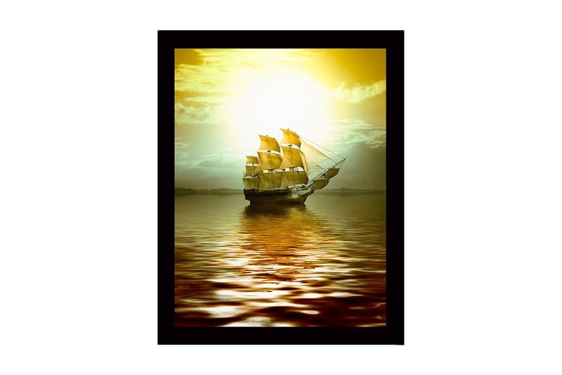 Inramad Canvastavla i trä - 41x56 cm - Segelbåt som glider fram över spegelblanka vattenytor i solnedgångens ljus - Guld / Brunt / Ljusgrön - Inredning - Tavlor & konst
