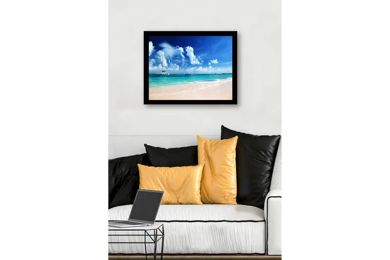 Inramad Canvastavla i trä - 41x56 cm - Segelbåt på en klarblå havsstrand - Blå / Turkos / Vit - Inredning - Tavlor & konst