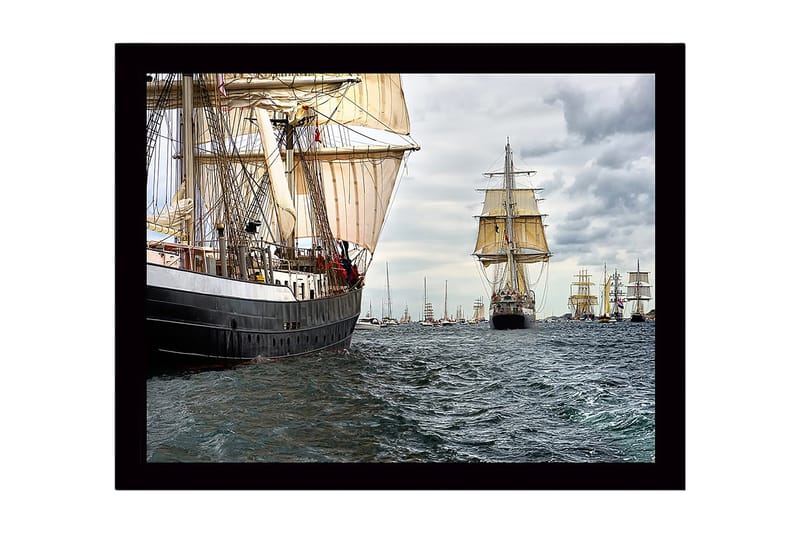 Inramad Canvastavla i trä - 41x56 cm - Segelbåtar på ett stormigt hav, Mörkblå / Beige / Grå