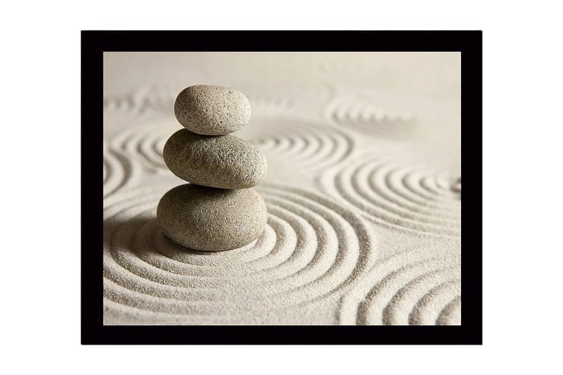 Inramad Canvastavla i trä - 41x56 cm - Stenstapel på sand med cirkulära mönster, Grå / Beige