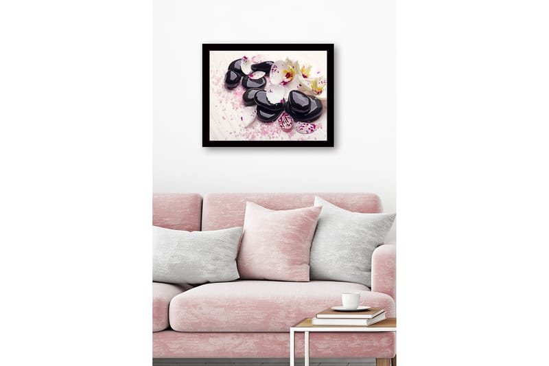 Inramad Canvastavla i trä - 41x56 cm - Svart stenar omgivna av vita och lila orkidéblad - Svart / Vit / Lila - Inredning - Tavlor & konst