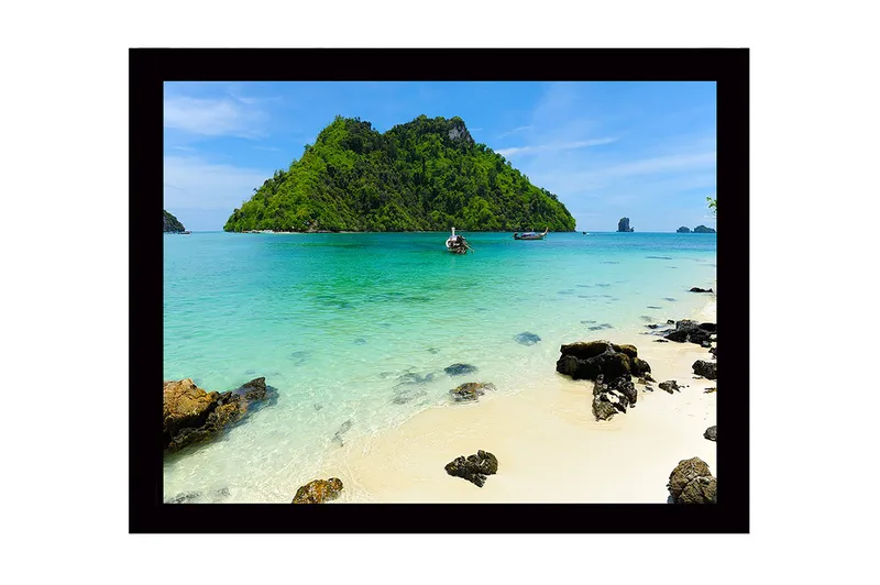Inramad Canvastavla i trä - 41x56 cm - Tropisk strand med klarblått vatten och grönskande öar - Turkos / Grön / Beige - Inredning - Tavlor & konst