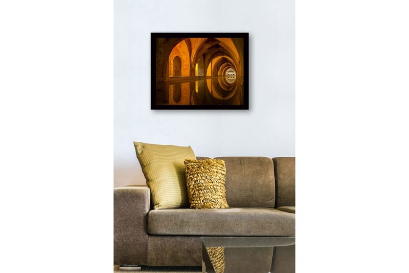 Inramad Canvastavla i trä - 41x56 cm - Vacker arkitektur med reflektioner i en stilla vattenyta - Guld / Orange / Brun - Inredning - Tavlor & konst