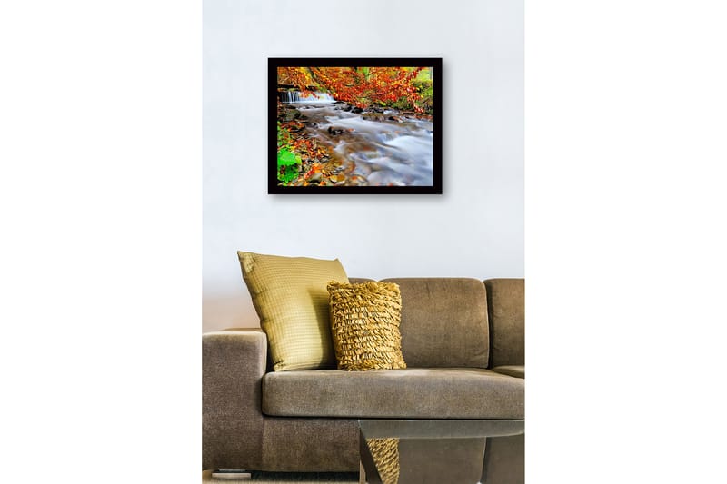 Inramad Canvastavla i trä - 41x56 cm - Vacker bäck med höstfärger och rinnande vatten - Orange / Grön / Brun - Inredning - Tavlor & konst