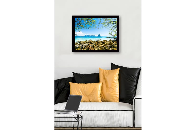 Inramad Canvastavla i trä - 41x56 cm - Vacker kustlinje med klippor och klart blått hav - Blå / Grön / Beige - Inredning - Tavlor & konst