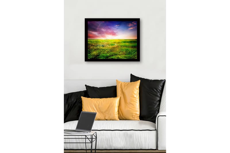 Inramad Canvastavla i trä - 41x56 cm - Vacker landskapsvy med grönskande ängar och färgsprakande himmel - Grön / Gul / Lila - Inredning - Tavlor & konst