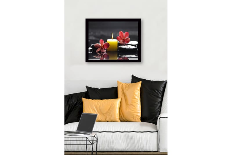 Inramad Canvastavla i trä - 41x56 cm - Vacker sammansättning av orkidéer och ett ljus på svarta stenar - Röd / Gul / Svart - Inredning - Tavlor & konst