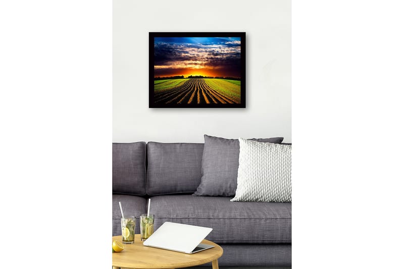 Inramad Canvastavla i trä - 41x56 cm - Vacker solnedgång över ett böljande fält med plöjda rader - Grön / Orange / Blå - Inredning - Tavlor & konst