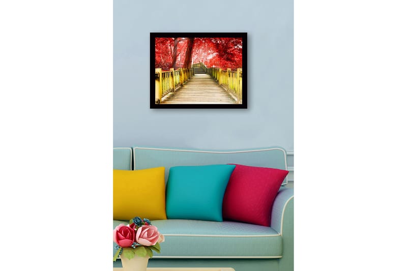 Inramad Canvastavla i trä - 41x56 cm - Vacker träbro omgiven av röda träd i en höstlig miljö - Röd / Gul / Brun - Inredning - Tavlor & konst