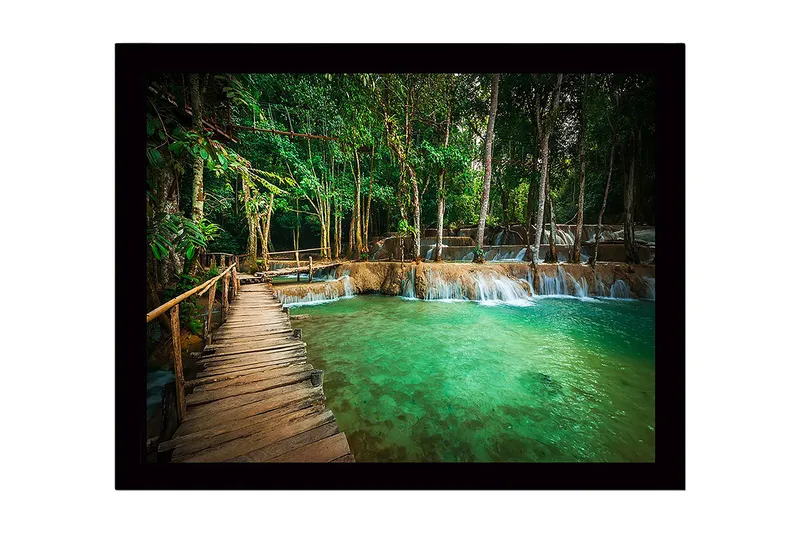 Inramad Canvastavla i trä - 41x56 cm - Vacker vattenfall med grönskande omgivning - Grön / Turkos / Brun - Inredning - Tavlor & konst