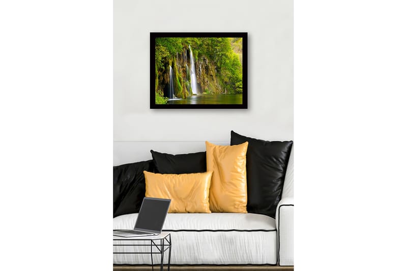 Inramad Canvastavla i trä - 41x56 cm - Vacker vattenfall omgiven av frodig grönska - Grön / Brun / Blå - Inredning - Tavlor & konst