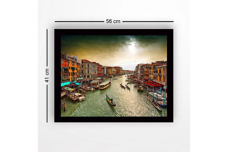 Inramad Canvastavla i trä - 41x56 cm - Vacker vy över en kanal i Venedig med färgglada byggnader och gondoler - Grön / Orange / Blå - Inredning - Tavlor & konst