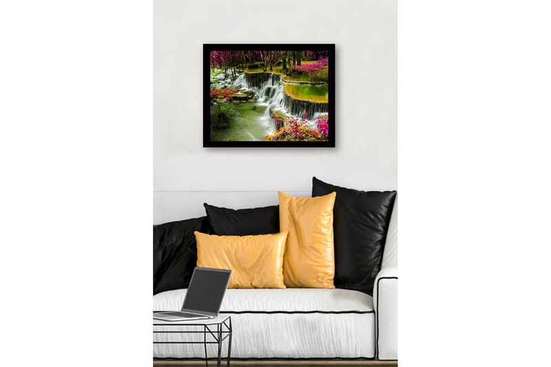 Inramad Canvastavla i trä - 41x56 cm - Vattenfall omgiven av färgglada blommor och grönska - Grön / Rosa / Gul - Inredning - Tavlor & konst