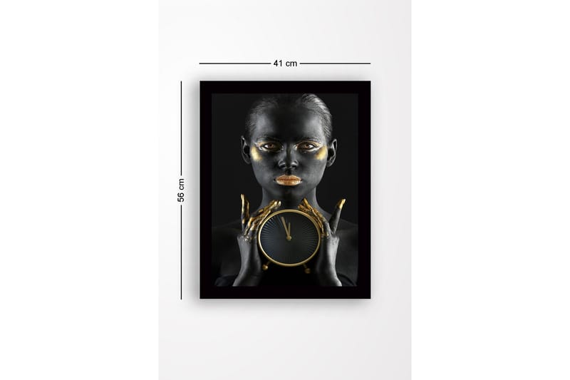 Inramad Canvastavla i trä - 41x56 cm - Porträtt av en kvinna med svart hud och guldiga detaljer som håller en klocka - Svart / Guld / Brun - Inredning - Tavlor & konst