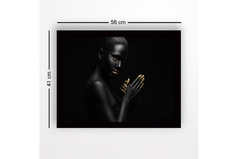 Inramad Canvastavla i trä - 41x56 cm - Porträtt av en kvinna med svart hud och guldiga detaljer - Svart / Guld - Inredning - Tavlor & konst