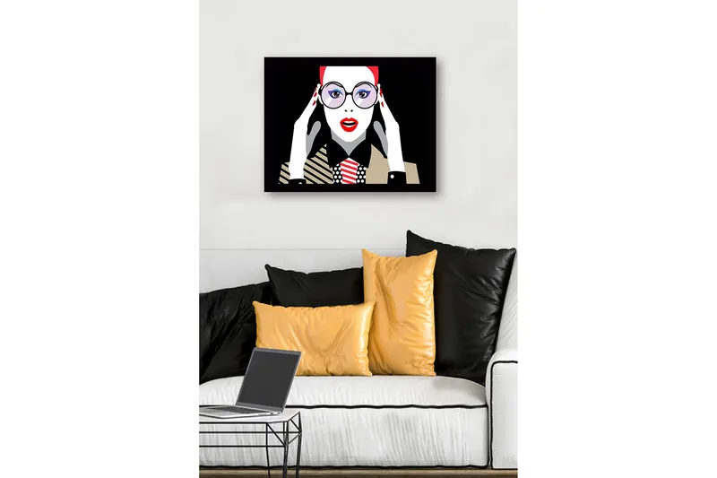 Inramad Canvastavla i trä - 41x56 cm - Porträtt av en kvinna med stora glasögon och röd läppstift - Röd / Svart / Vit - Inredning - Tavlor & konst