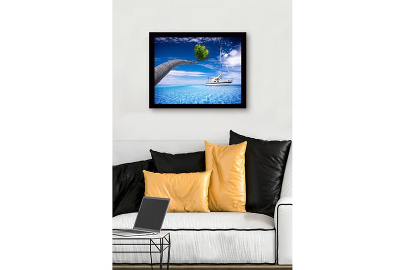Inramad Canvastavla i trä - 41x56 cm - Palmträd som sträcker sig över en segelbåt i klart blått vatten - Blå / Grön / Vit - Inredning - Tavlor & konst