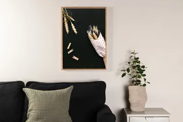 Poster Flowers on table 30x40 cm - Svart/Beige - Inredning - Tavlor & konst - Posters & prints