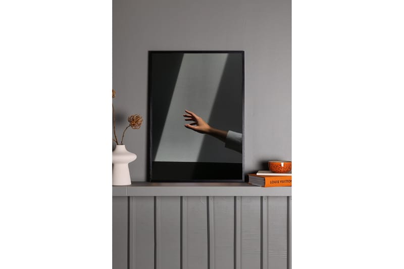 Poster Reaching Hand 70x100 cm - Grå - Inredning - Tavlor & konst - Posters & prints