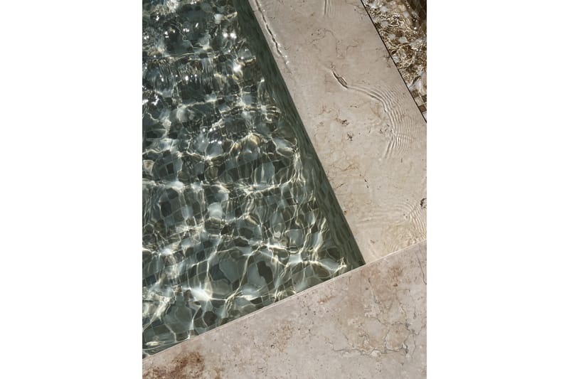 Poster Pool 50x70 cm - Beige - Inredning - Tavlor & konst - Posters & prints