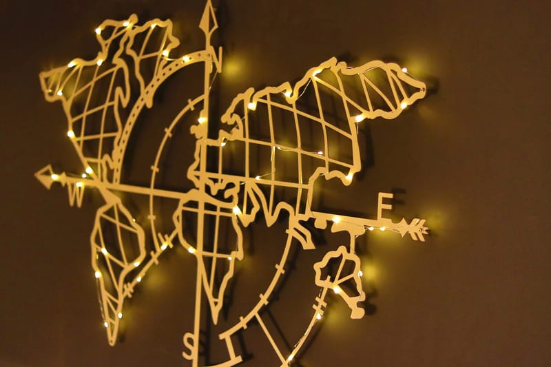 Decorative Metal Wall Accessory 65x95 - Guld - Inredning - Väggdekor - Skylt - Plåtskyltar