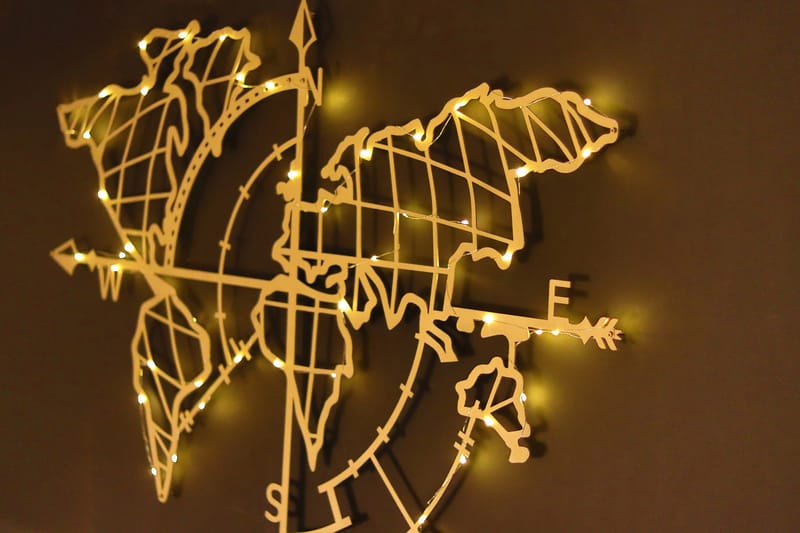 Decorative Metal Wall Accessory 65x95 - Guld - Inredning - Väggdekor - Skylt - Plåtskyltar