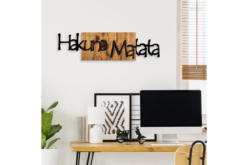 Hakuna Matata 4 Väggdekor - Svart/Ljus Valnöt - Inredning - Väggdekor - Skylt - Plåtskyltar