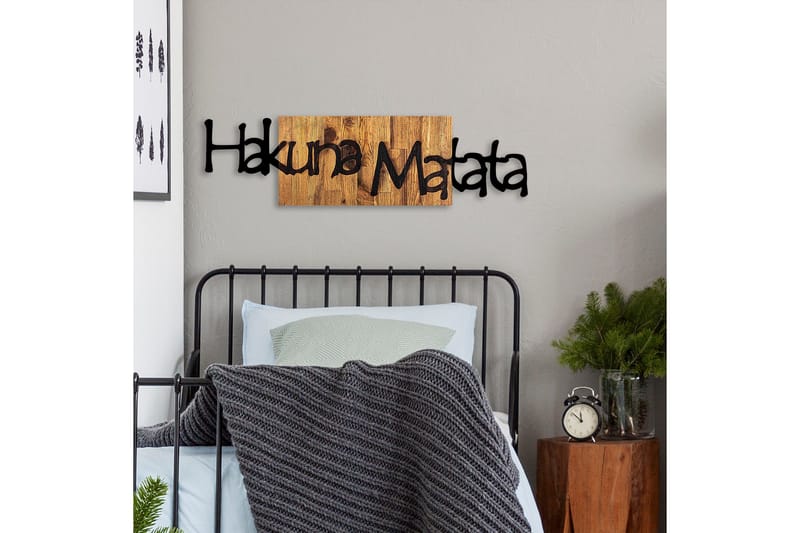 Hakuna Matata 4 Väggdekor - Svart/Ljus Valnöt - Inredning - Väggdekor - Skylt - Plåtskyltar