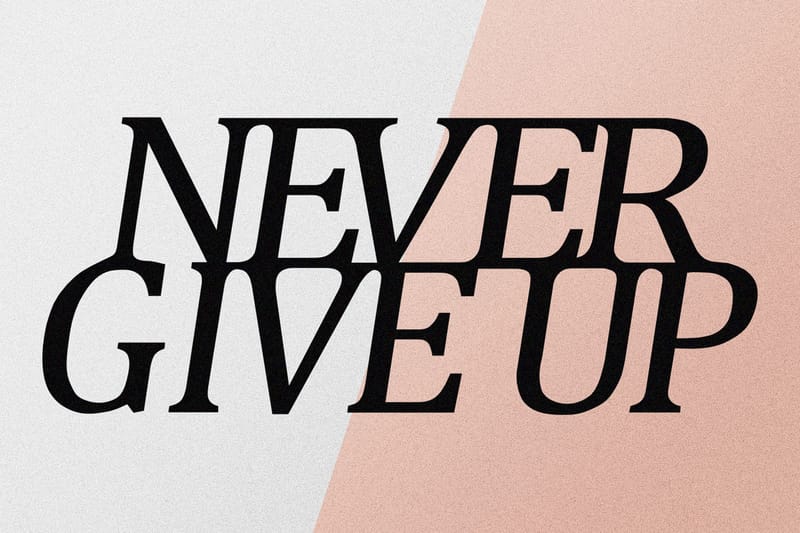 Never Give Up Väggdekor - Svart - Inredning - Väggdekor - Skylt - Plåtskyltar