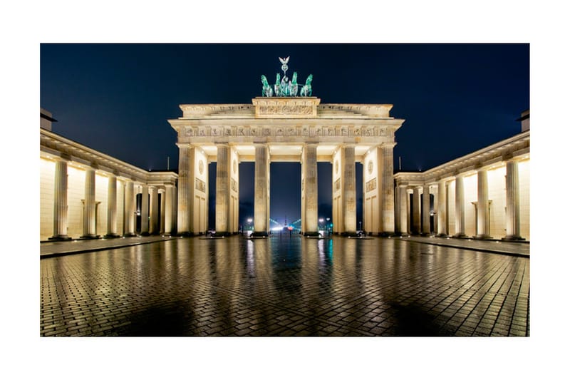 Fototapet Brandenburger Tor På Natten 450x270 - Artgeist sp. z o. o. - Inredning - Väggdekor - Tapet & tapettillbehör - Fototapet