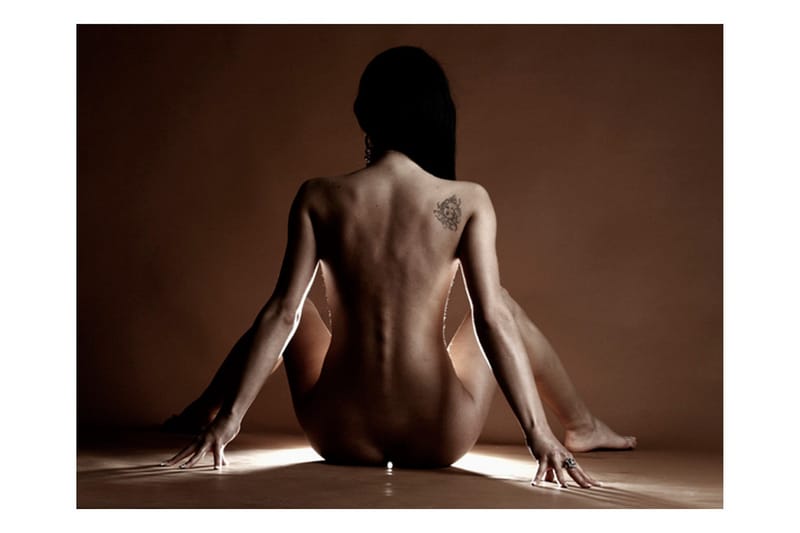 Fototapet Kvinna Med Tatuering 350x270 - Artgeist sp. z o. o. - Inredning - Väggdekor - Tapet & tapettillbehör - Fototapet