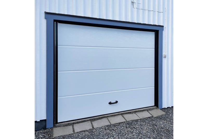 Garageport med motor 2,4 m - Hus & renovering - Garage & verkstad - Garageportar - Fjärrkontroll garageport