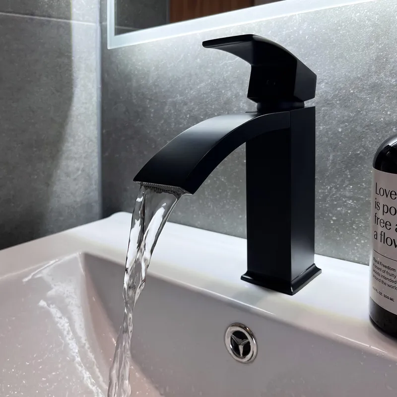 Badrumspaket 60cm | Kommod & sidoskåp i tålig MDF | LED-spegel - Hus & renovering - Kök & bad - Badrum - Badrumsmöbler & badrumsinredning - Kompletta möbelpaket badrum