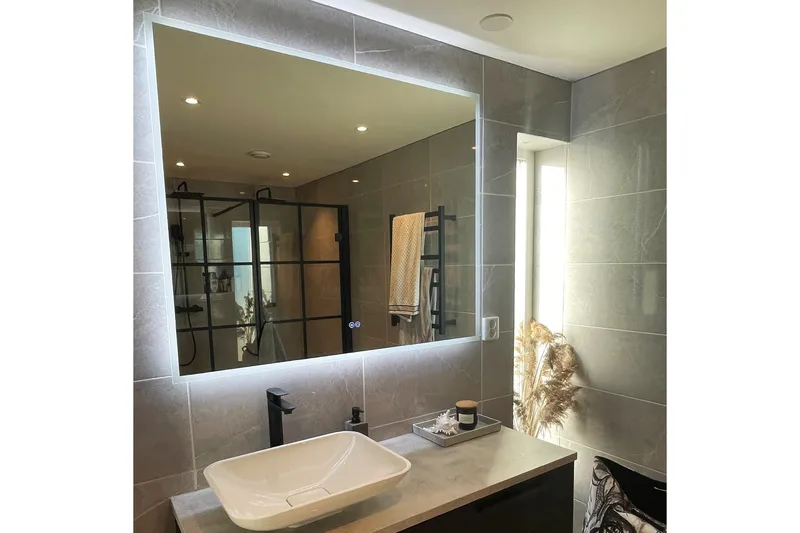 Badrumsspegel 120x100 cm med LED-belysning och anti-fog - Hus & renovering - Kök & bad - Badrum - Badrumsmöbler & badrumsinredning - Badrumsspegel