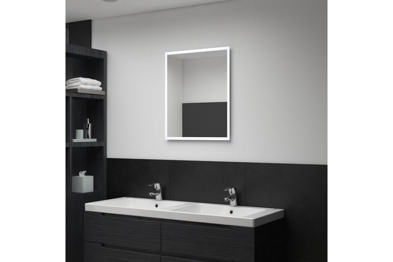 Badrumsspegel LED 50x60 cm - Silver - Hus & renovering - Kök & bad - Badrum - Badrumsmöbler & badrumsinredning - Badrumsspegel