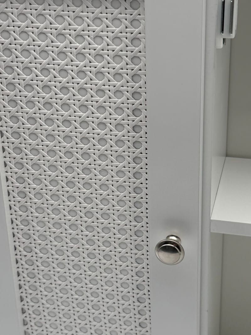 Morilo Badrumsskåp med spegel 60 cm Wienerflätning - Vit med silverfärgade handtag - Hus & renovering - Kök & bad - Badrum - Badrumsmöbler & badrumsinredning - Spegelskåp badrum