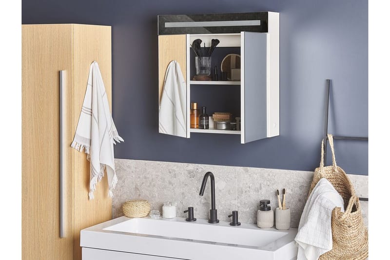 Jaramillo Badrumsskåp 60 cm Spegel med LED-belysning - Vit - Hus & renovering - Kök & bad - Badrum - Badrumsmöbler & badrumsinredning - Spegelskåp badrum