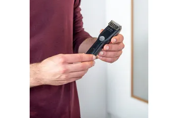Skäggtrimmer Taurus Hubble Zoom Svart - Svart - Hus & renovering - Kök & bad - Badrum - Badrumstillbehör