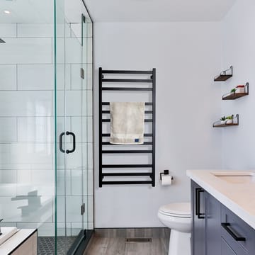 Handdukstork, svart, SC07B, 1320x670x80 - Hus & renovering - Kök & bad - Badrum - Handdukstorkar - Handdukstork el