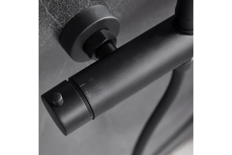 Komplett takduschset med handdusch i rundad design | Svart - Hus & renovering - Kök & bad - Badrum - Duscharmatur & dusch tillbehör