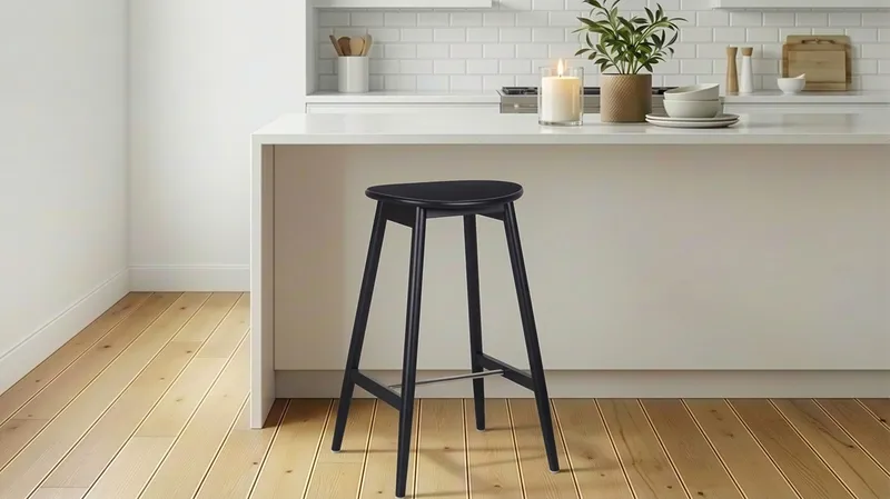 Norden Barstol i trä – barstol utan rygg för kök & bar - Svart - Hushåll - Bar & vin - Barmöbler