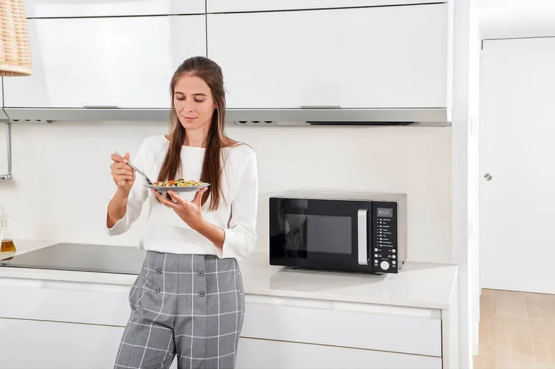 Mikrovågsugn Black+Decker Digital 900W 23L Svart - Svart - Hushåll - Köksmaskiner - Värma & koka