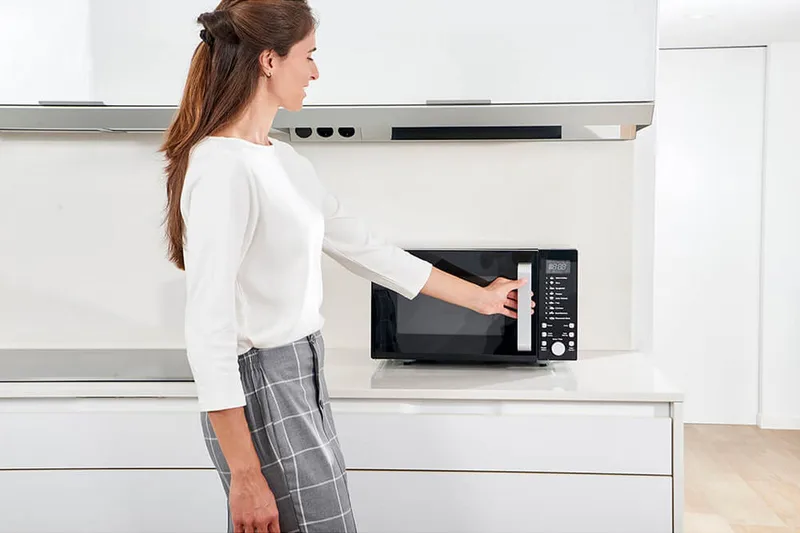 Mikrovågsugn Black+Decker Digital 900W 23L Svart - Svart - Hushåll - Köksmaskiner - Värma & koka