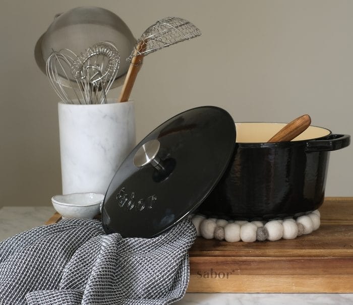 Gjutjärnsgryta Sabor 4,4 L - Svart - Hushåll - Matlagning & Bakning - Grytor & kastruller