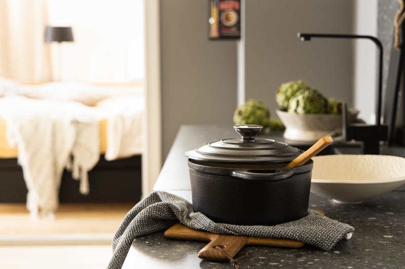 Orrefors Jernverk Gryta 2,8L Gjutjärn - 22x10cm Svart - Hushåll - Matlagning & Bakning - Grytor & kastruller - Grytor